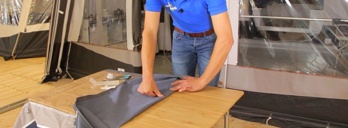 Tuch von Sackmarkise oder Kassettenmarkise auf dem Tisch reparieren Tuch von Sackmarkise oder Kassettenmarkise auf dem Tisch reparieren
