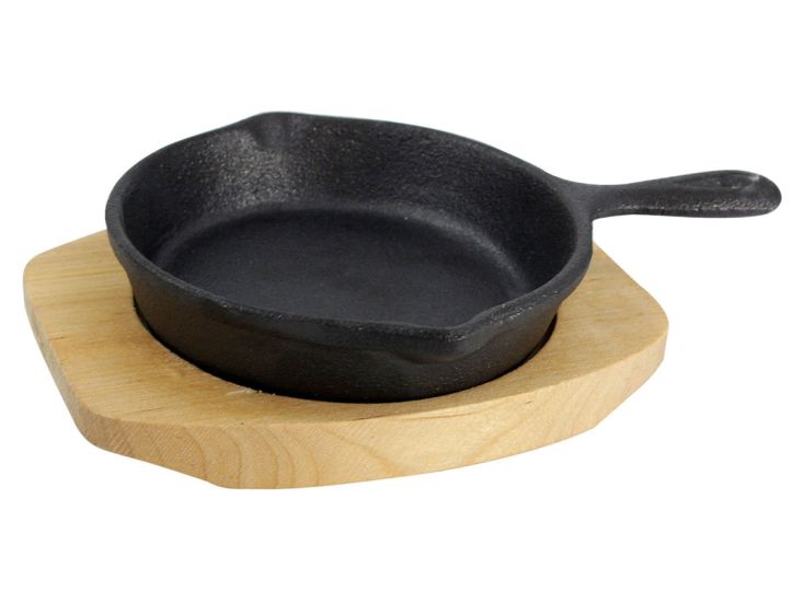 Cast Iron Gusseisenpfanne mit Brett