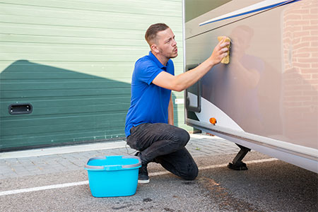 Wohnwagen reinigen