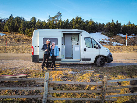 Ein Blick in das Wohnmobil von Antje und Michel